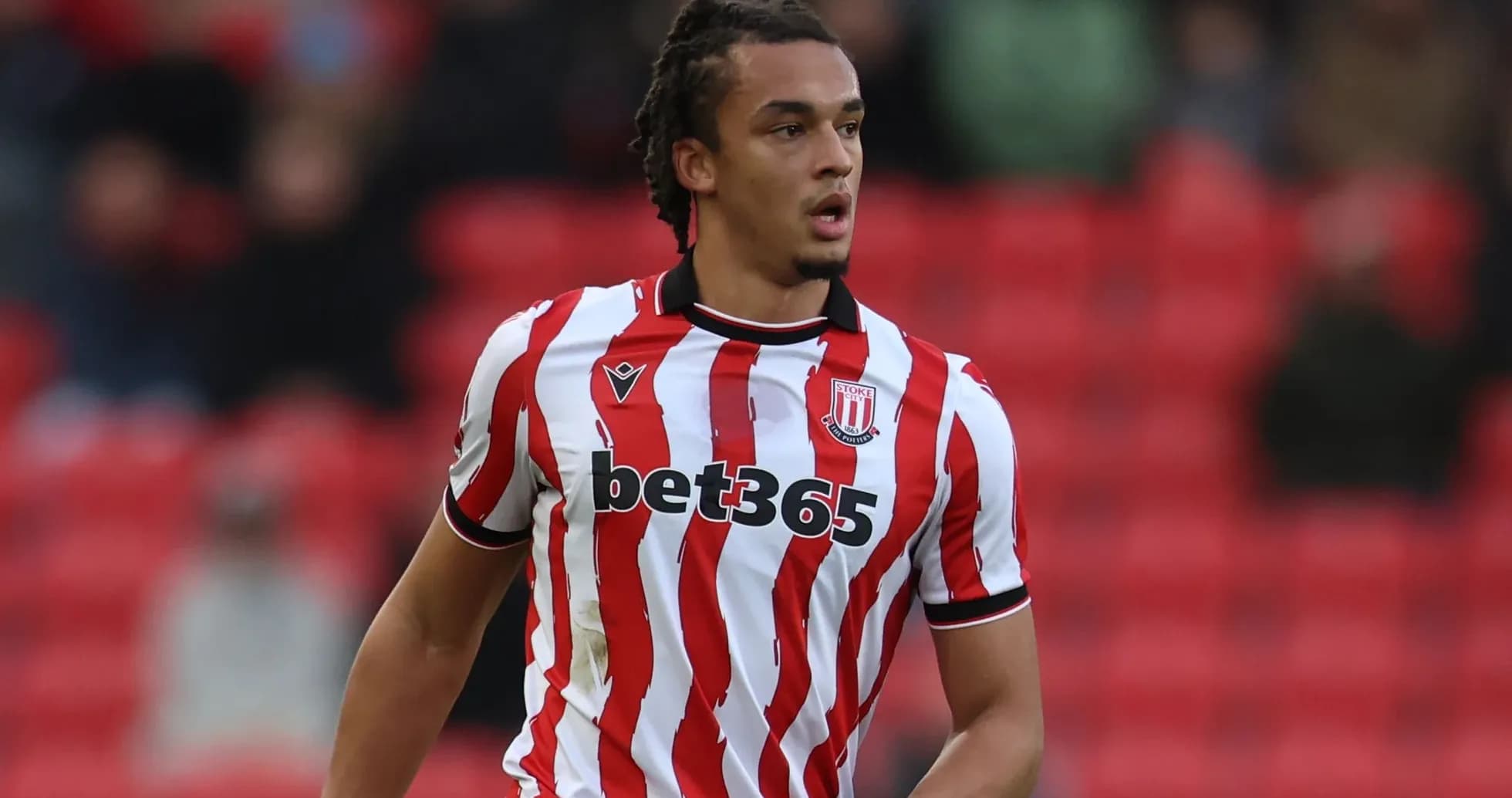 Jugador de Stoke City en acción durante partido