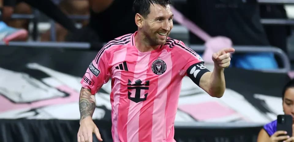 Lionel Messi celebrando un gol en el estadio