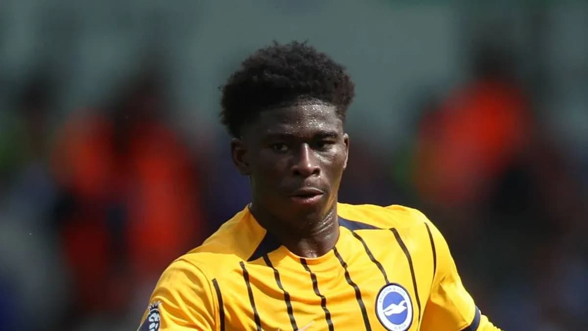 Jugador de Brighton corriendo durante el partido