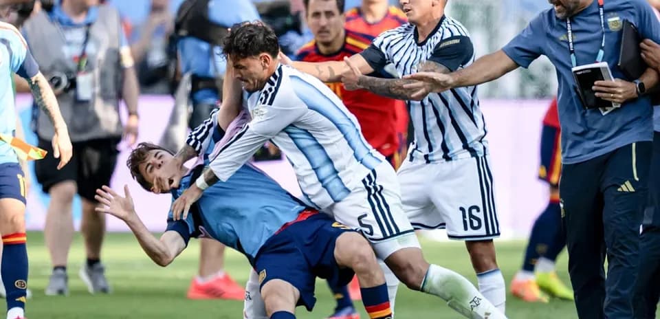 Jugadores de Argentina y España involucrados en una pelea