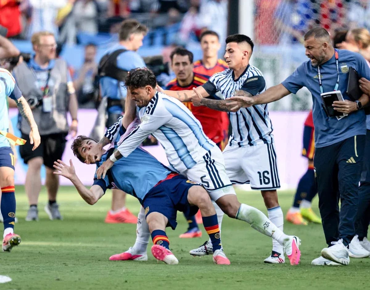 Jugadores de Argentina y España involucrados en una pelea