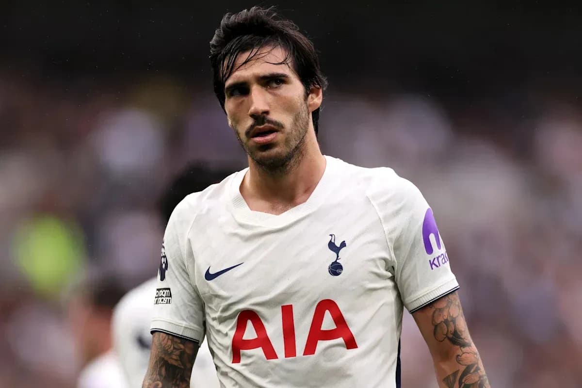 Jugador de Tottenham en acción durante un partido