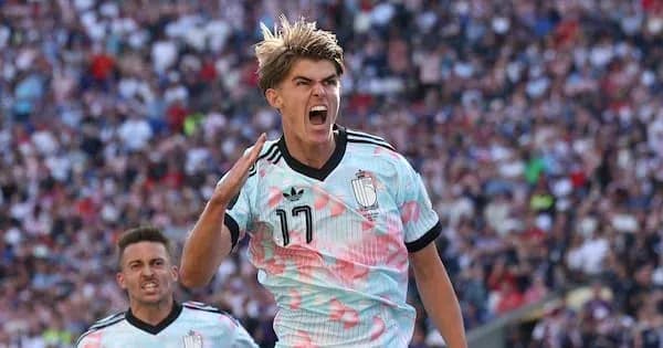 Jugador celebrando un gol en un partido