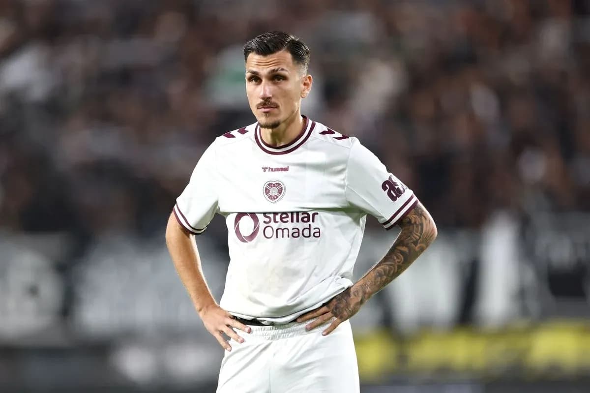 Jugador de Heart of Midlothian durante el partido