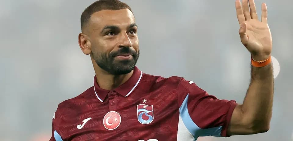 Jugador de Trabzonspor saludando a la afición