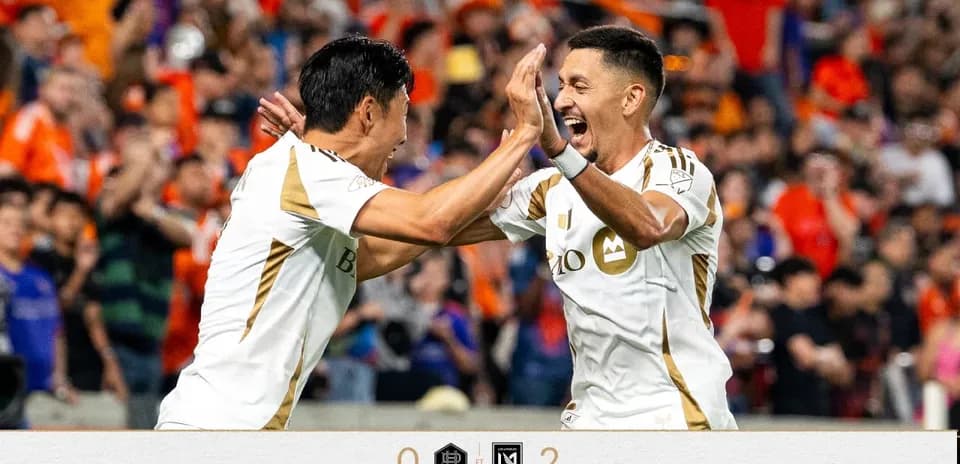 Jugadores celebrando un gol de Los Ángeles FC II