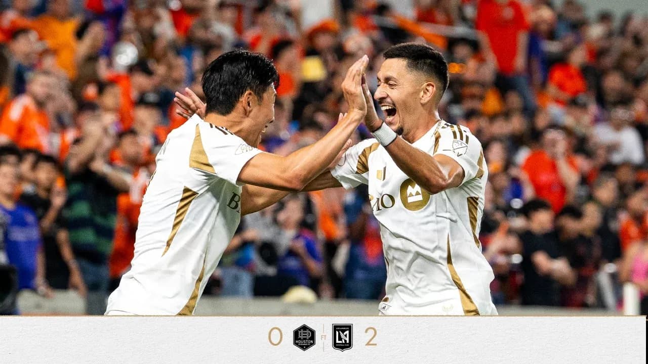 Jugadores celebrando un gol de Los Ángeles FC II