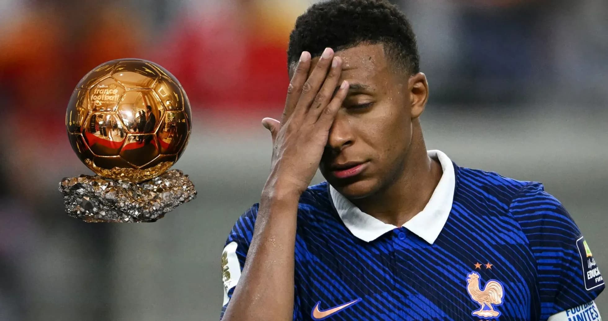 Jugador de Francia con Balón de Oro en la mano