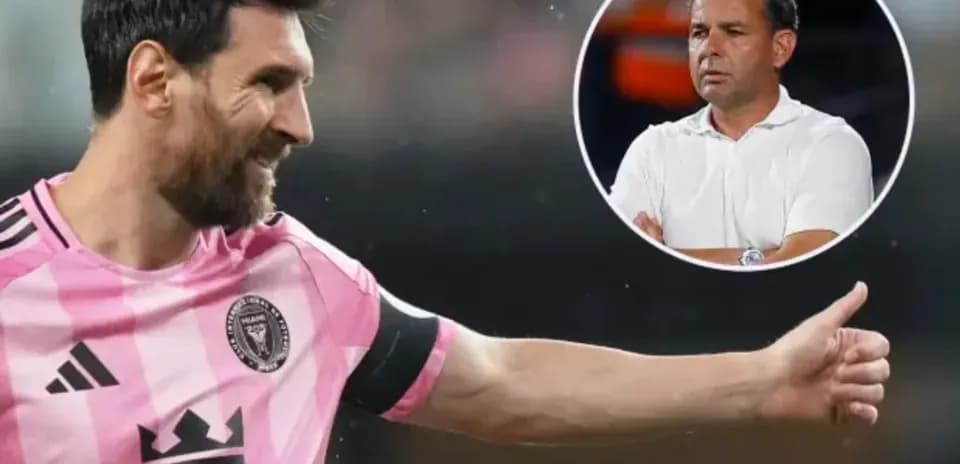 Lionel Messi celebrando con camiseta de Inter Miami