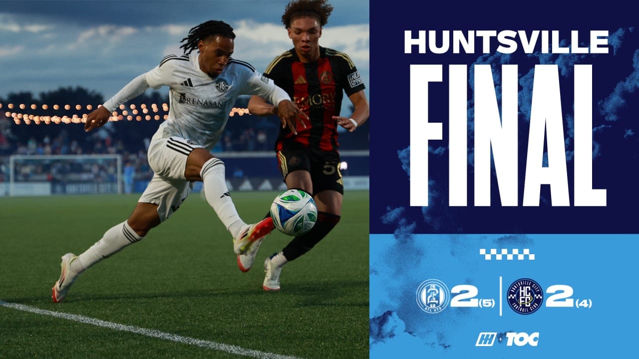 Jugador de Huntsville City en acción