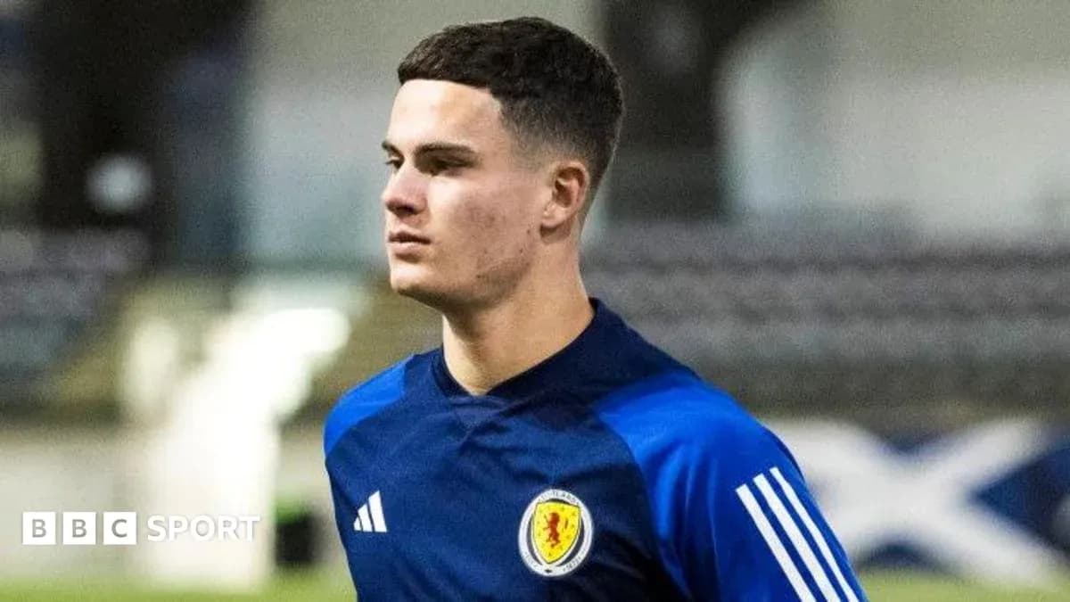 Jugador entrenando con camiseta de Escocia