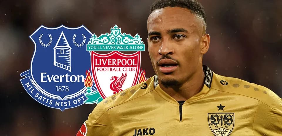 Jugador con camisón dorado frente a logotipos de Everton y Liverpool