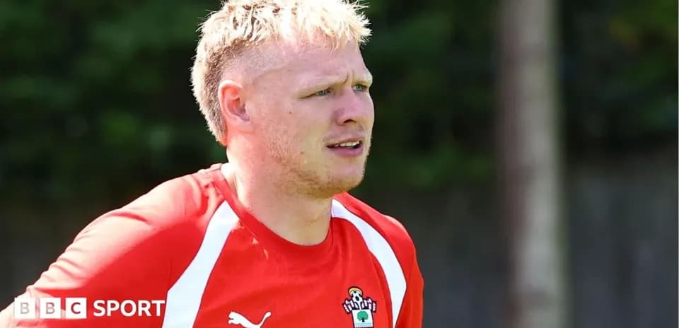 Jugador de Southampton FC entrenando en campo