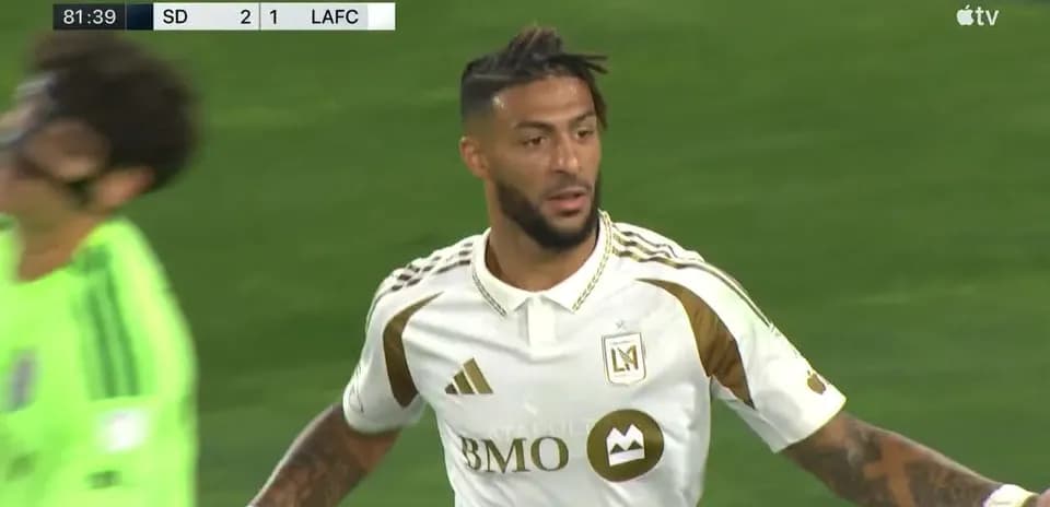 Jugador de LAFC celebrando un gol