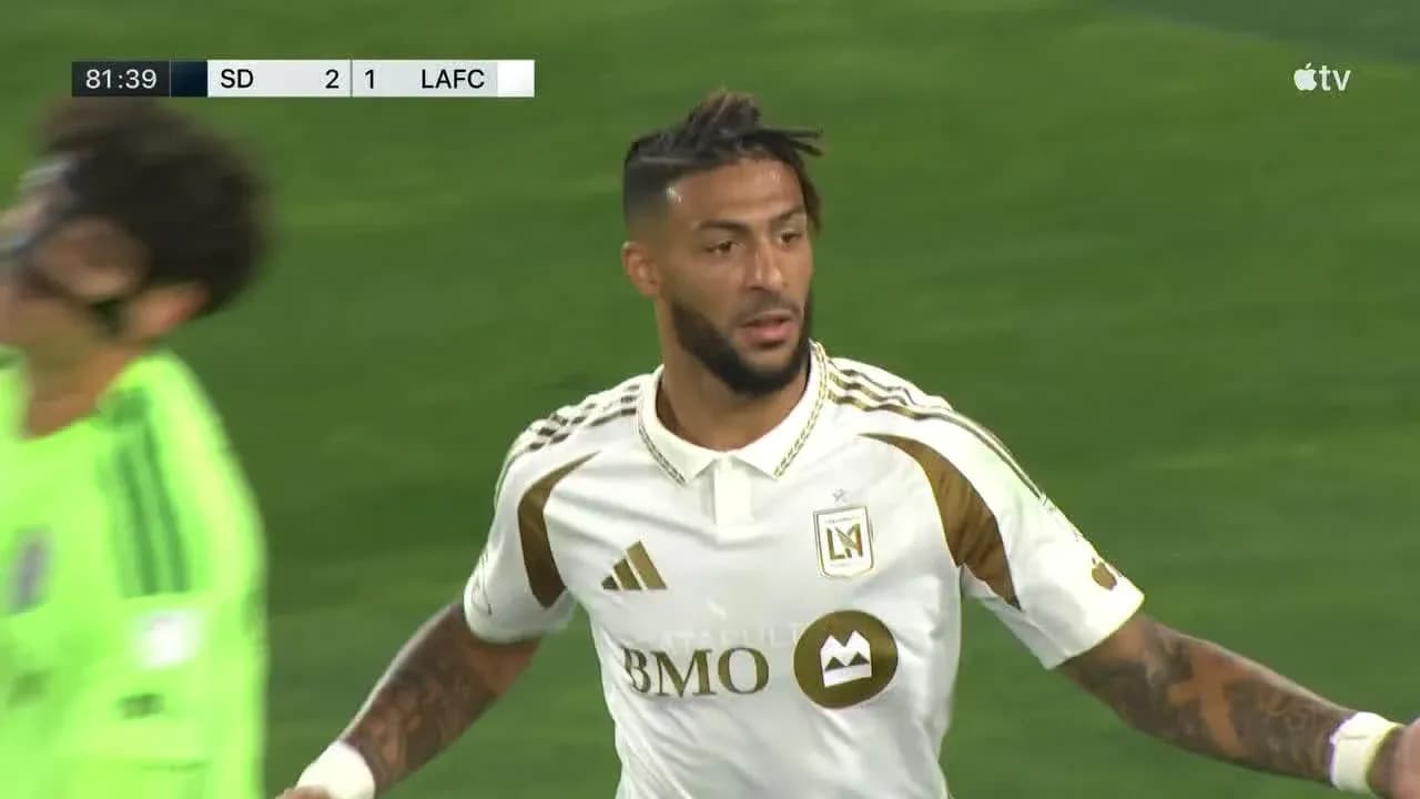 Jugador de LAFC celebrando un gol