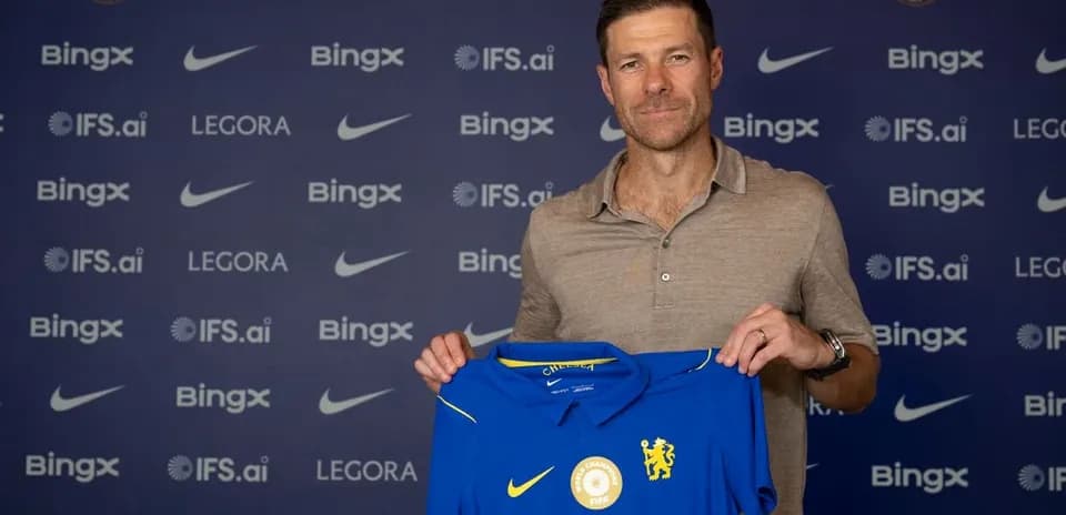 Nuevo entrenador presenta camiseta del Chelsea Football Club
