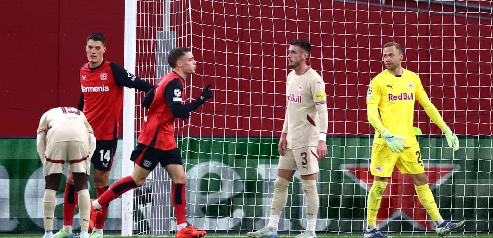 Jugadores de Bayer Leverkusen celebrando un gol