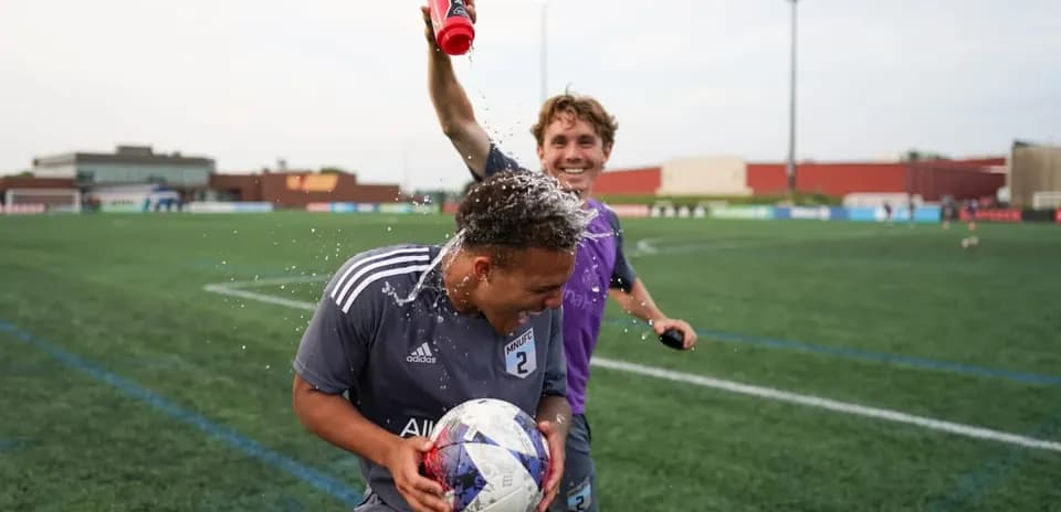 Celebración de jugadores de Minnesota United II