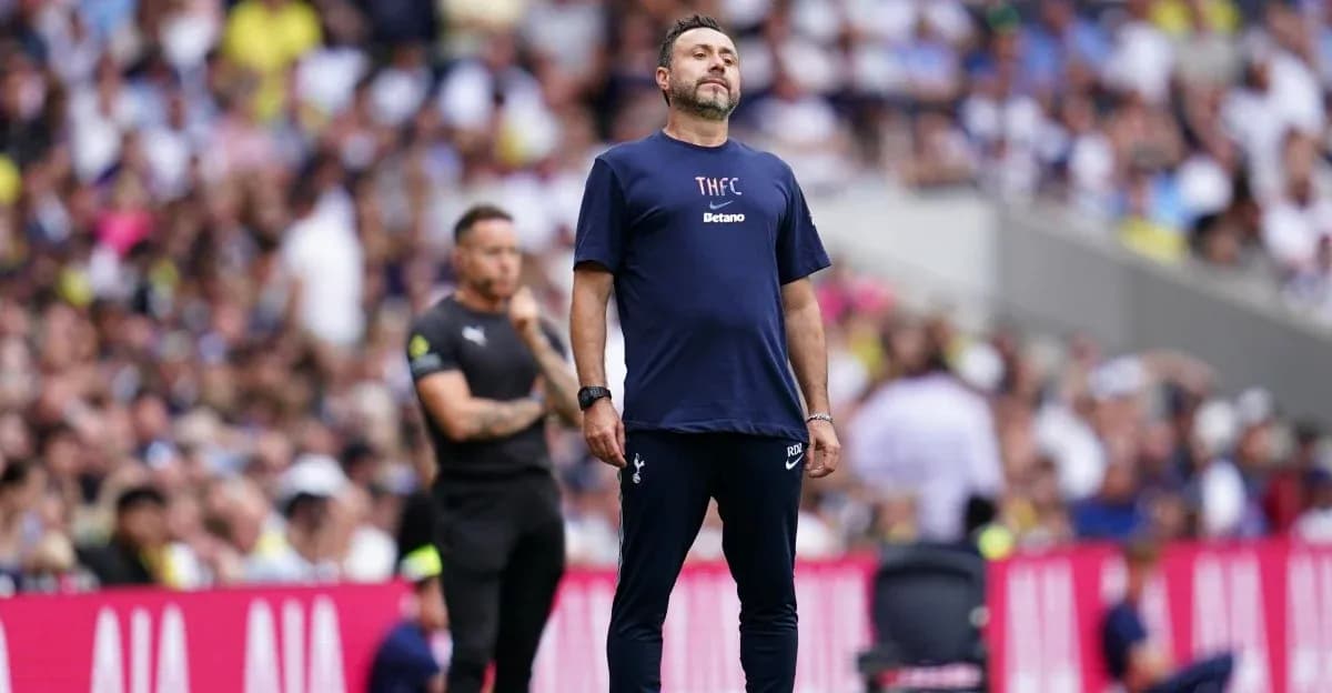 Entrenador de Tottenham en partido en el estadio