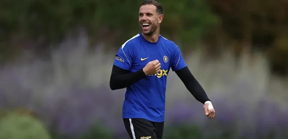 Jugador sonriente durante sesión de entrenamiento