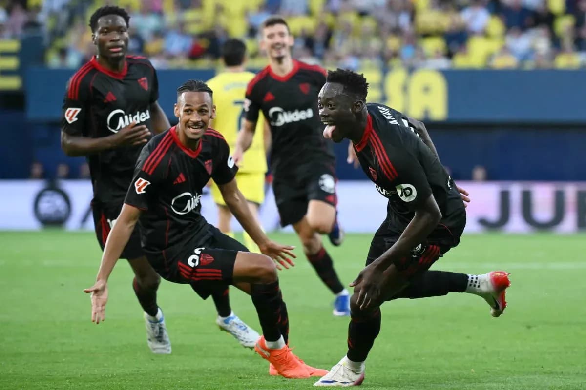 Jugadores de Sevilla celebrando un gol