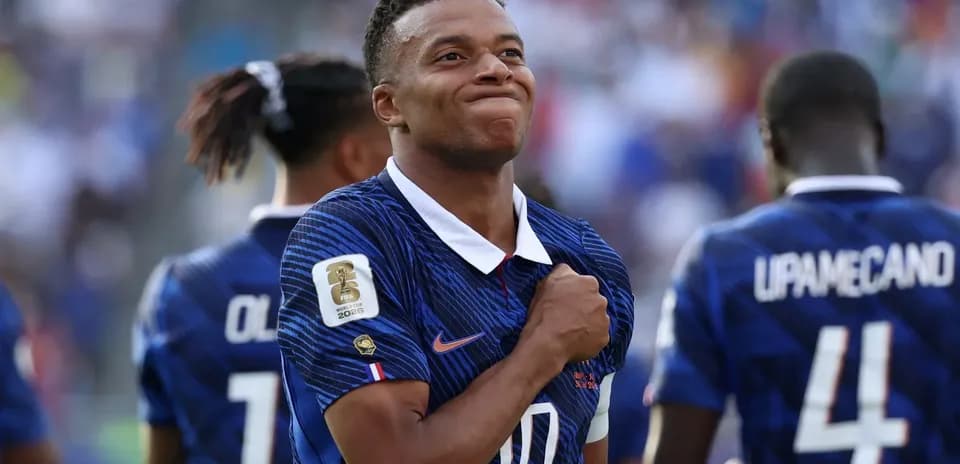 Kylian Mbappé durante el partido contra Suecia