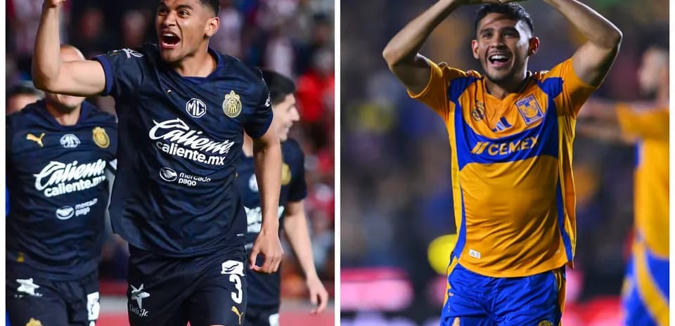 Jugadores celebrando goles de Chivas y Tigres