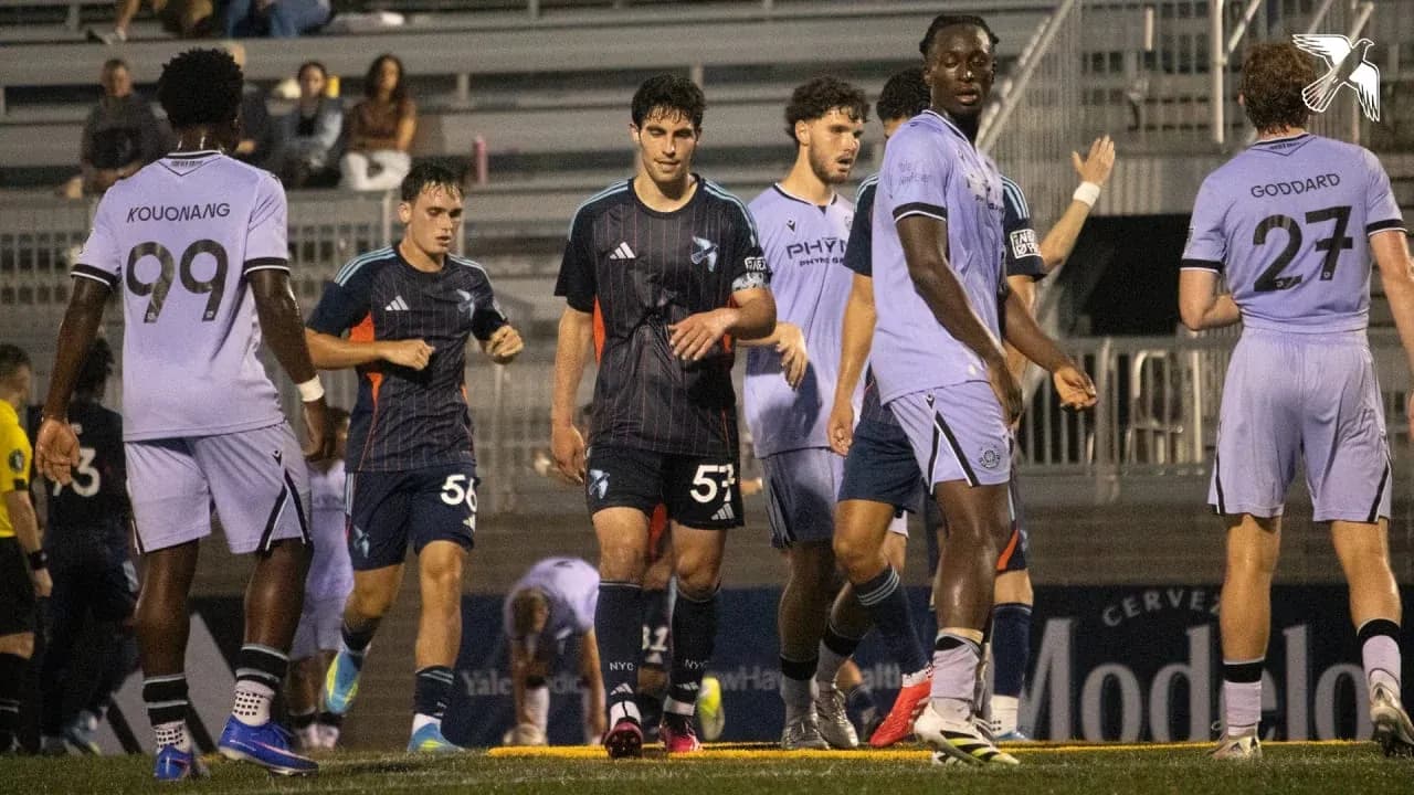 Jugadores en el partido New England II vs NYC II