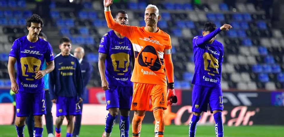 Jugadores de U.N.A.M. tras el partido