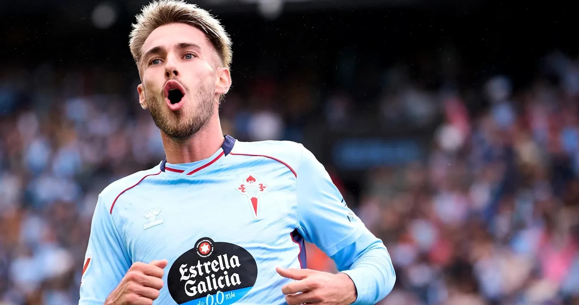 Jugador de Celta celebrando un gol