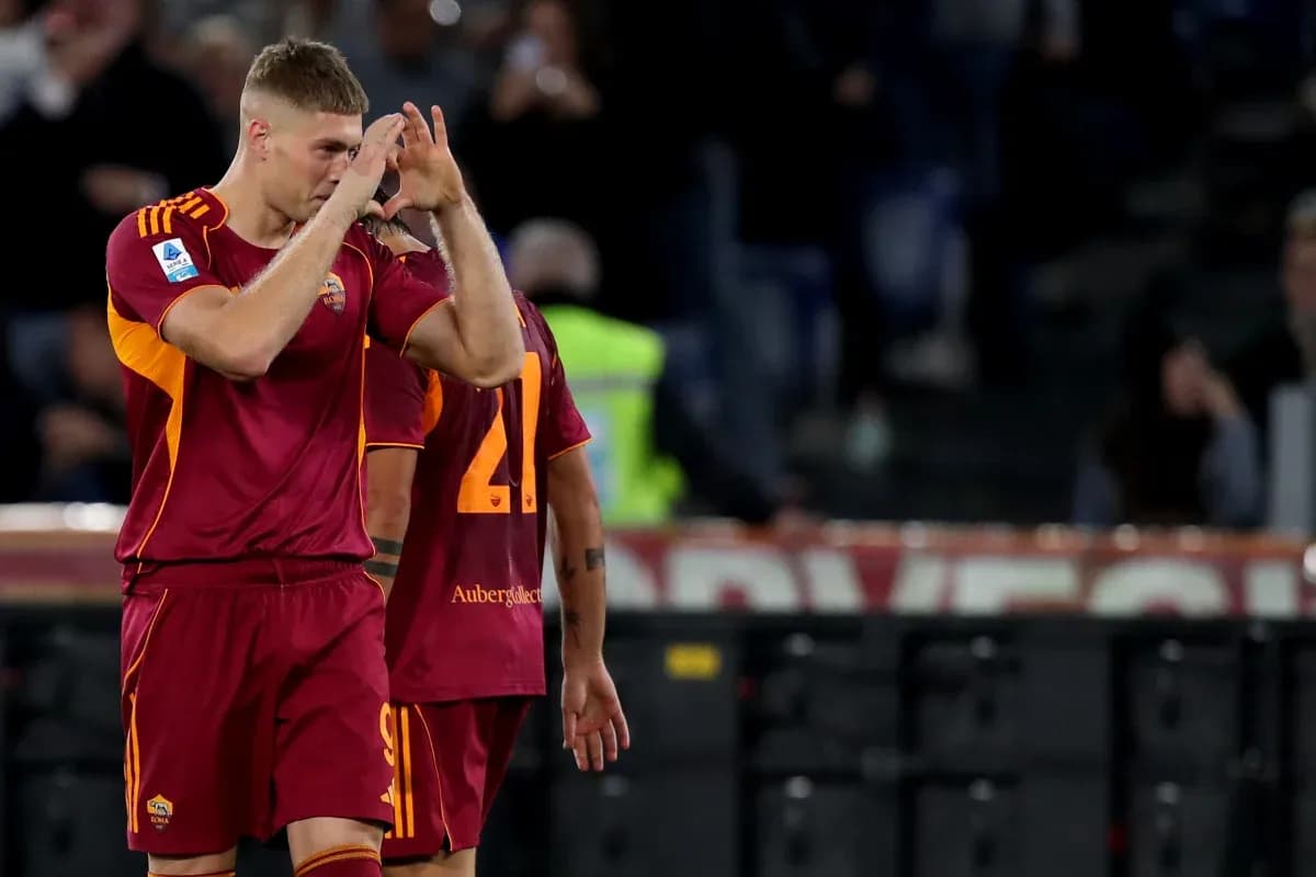 Jugador de AS Roma saludando a la afición
