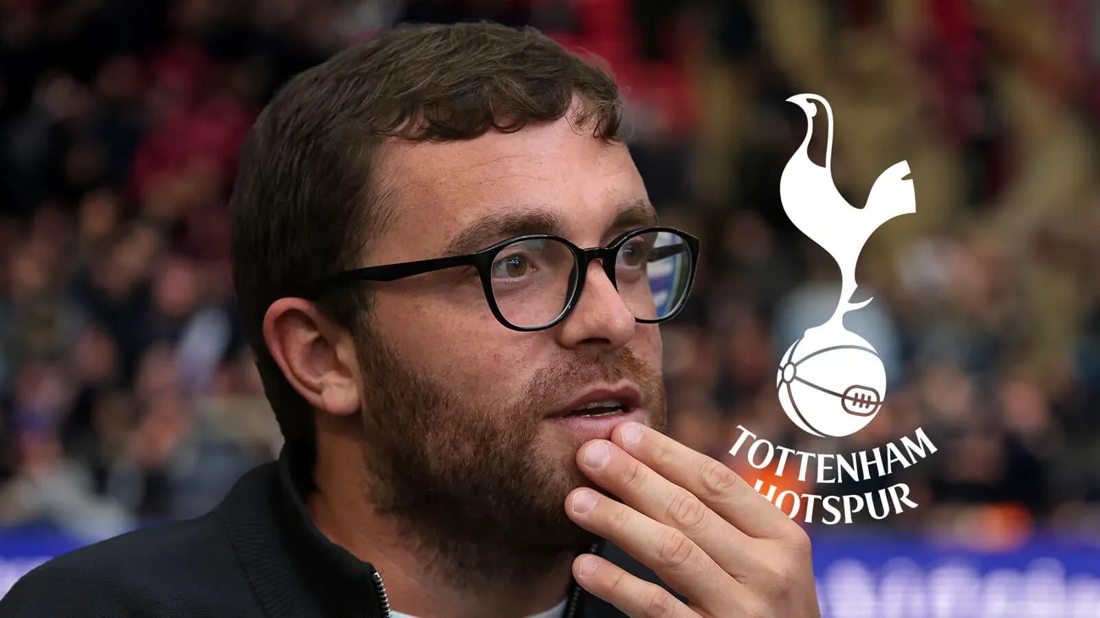 Persona pensativa en evento de Tottenham Hotspur