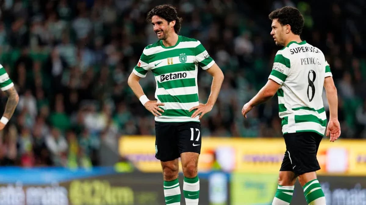 Jugadores de Sporting CP en el campo durante partido