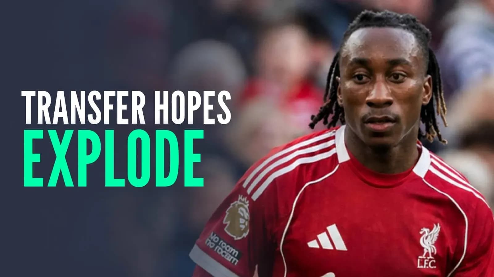 Jugador de Liverpool en partido con camiseta roja