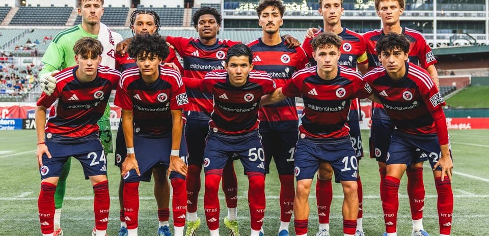 Equipo de North Texas posando antes del partido