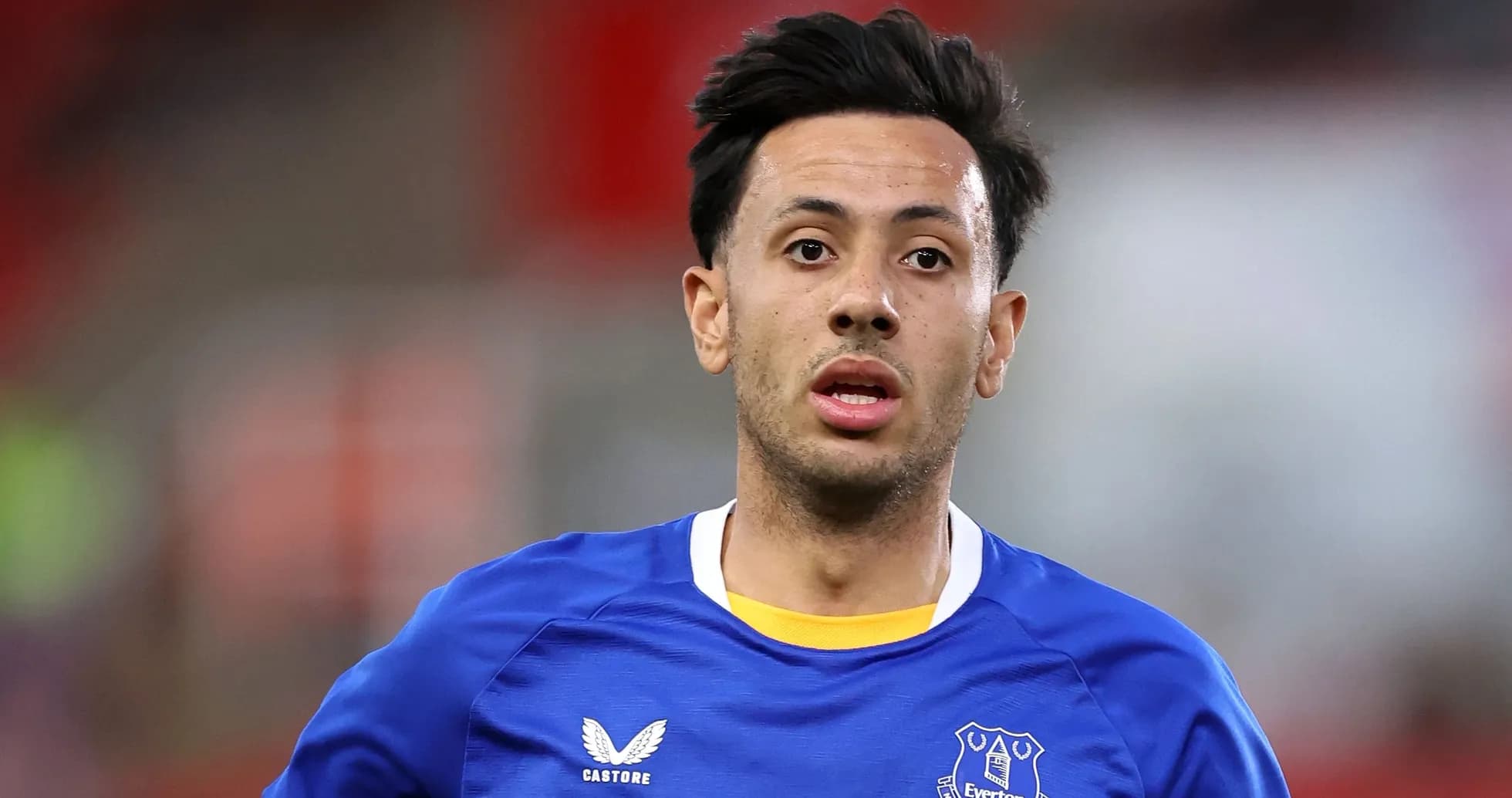 Jugador de Everton en acción durante un partido