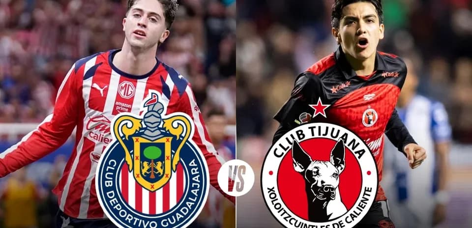 Jugadores de Chivas y Tijuana en acción