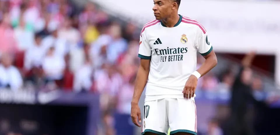 Jugador de Real Madrid en el campo durante partido