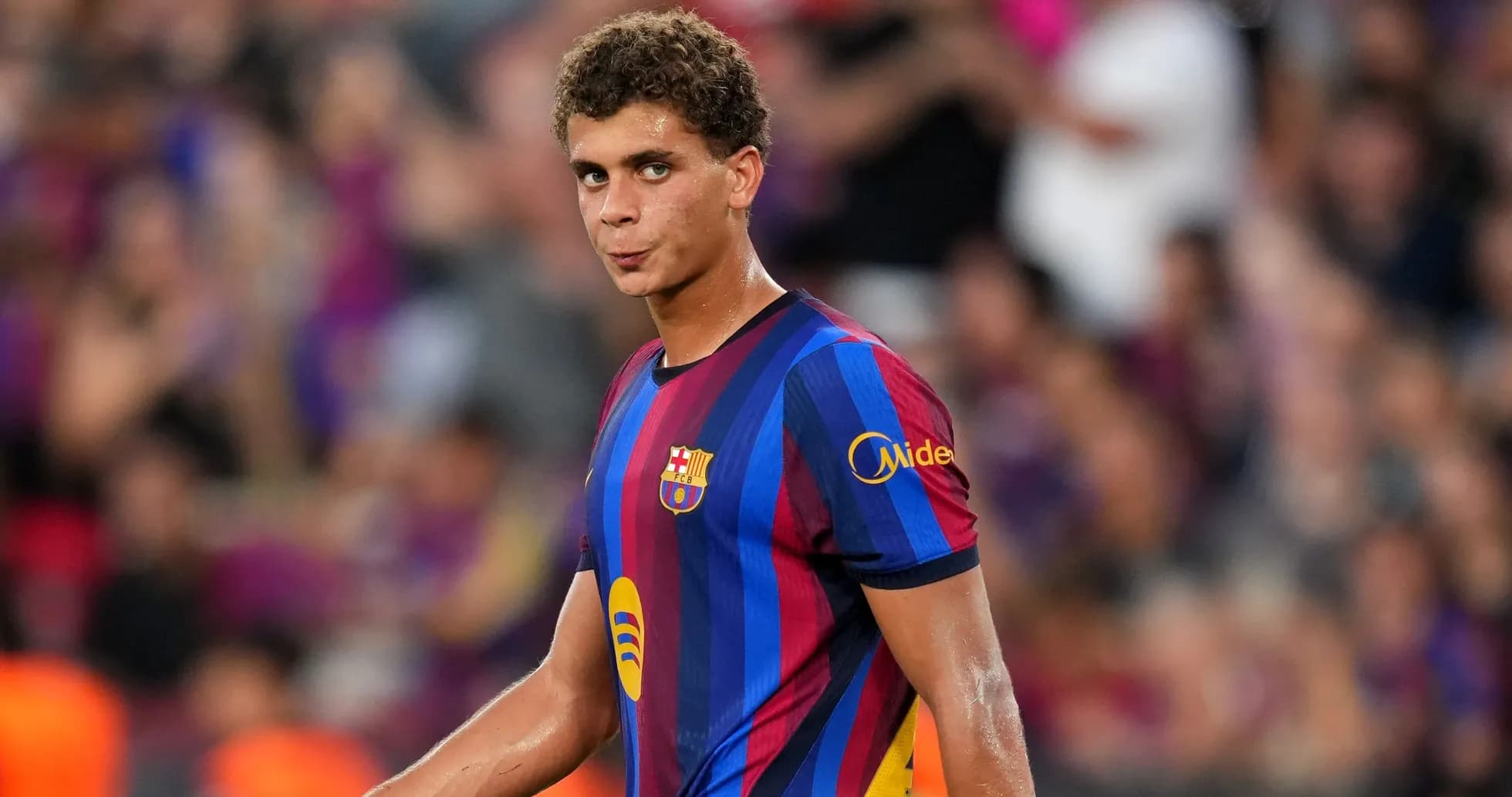 Jugador de FC Barcelona en el campo durante el partido