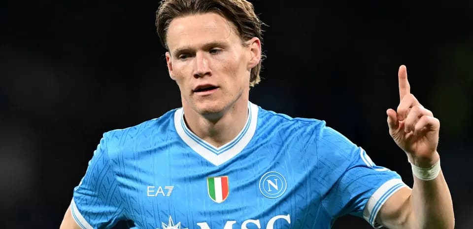 Jugador de Napoli levantando un dedo en señal