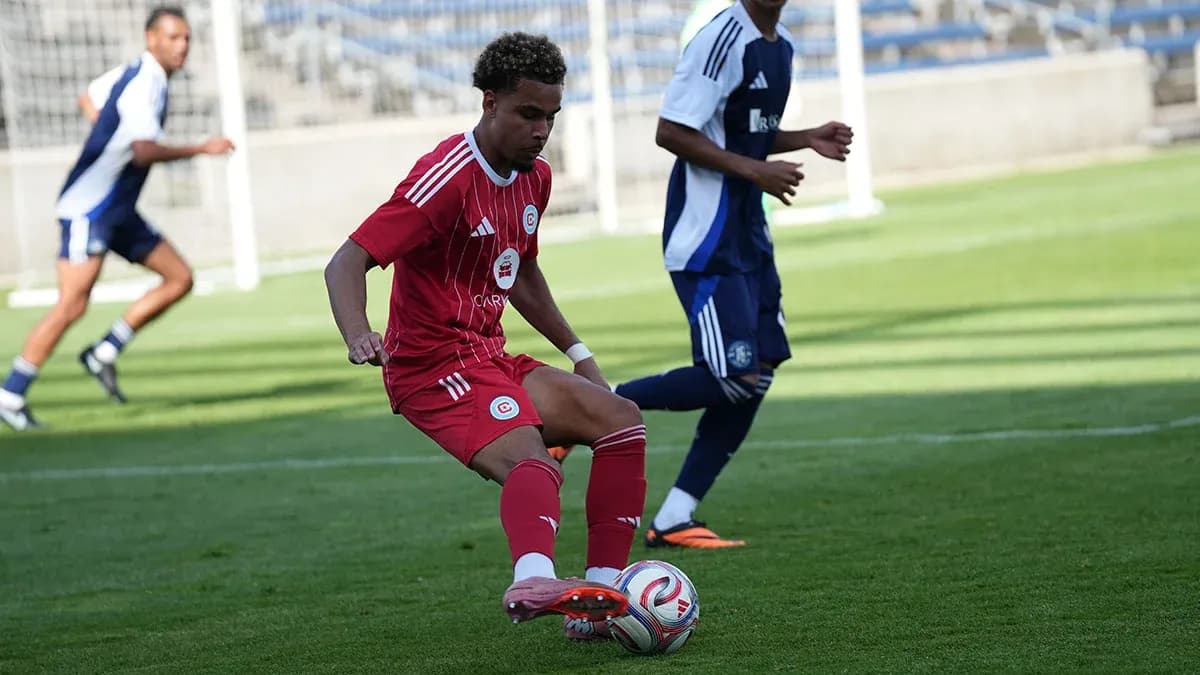 Jugador de Chicago Fire II en acción