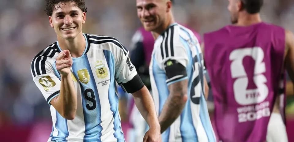 Jugador argentino sonriendo durante el partido