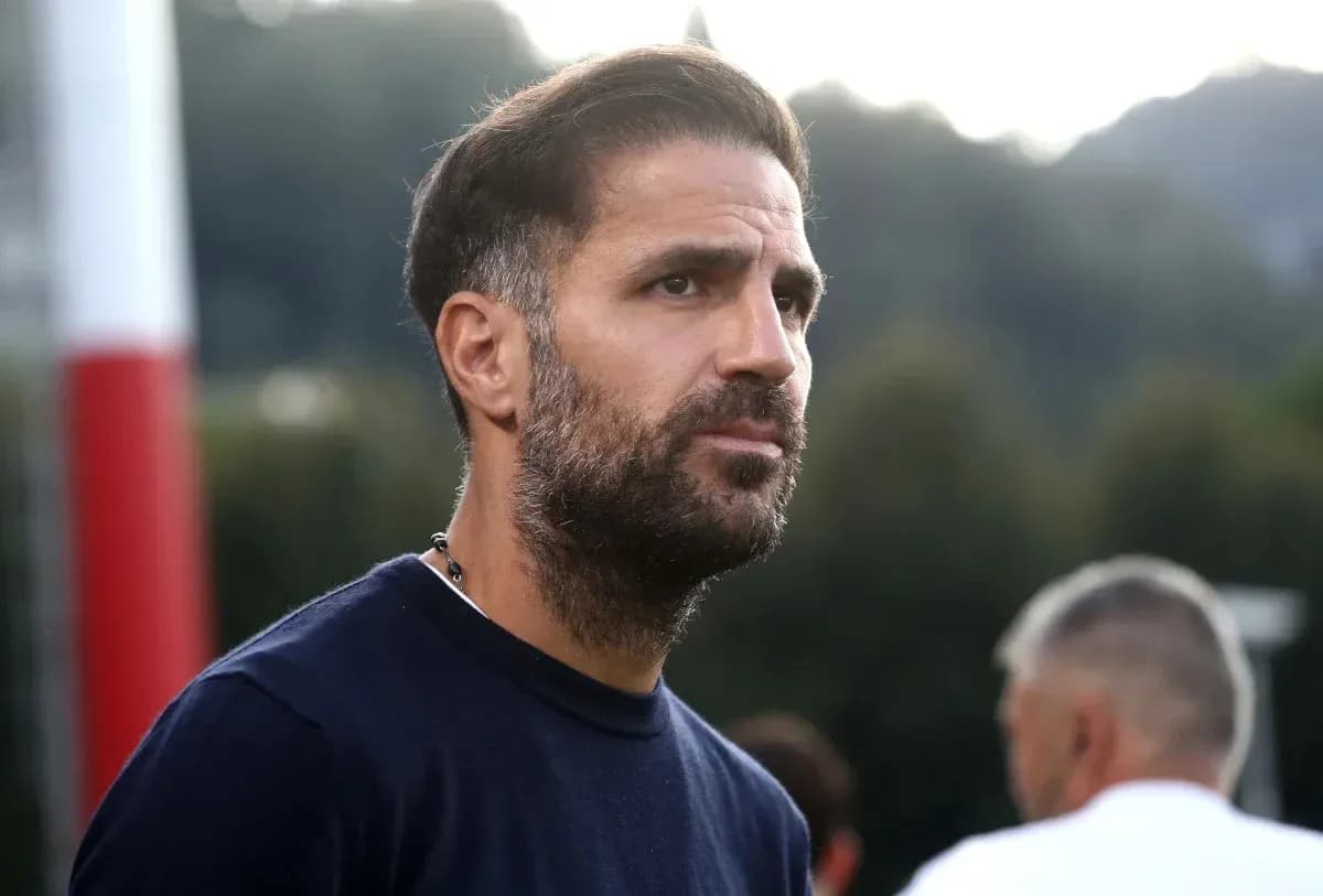 Entrenador observando durante una sesión de entrenamiento