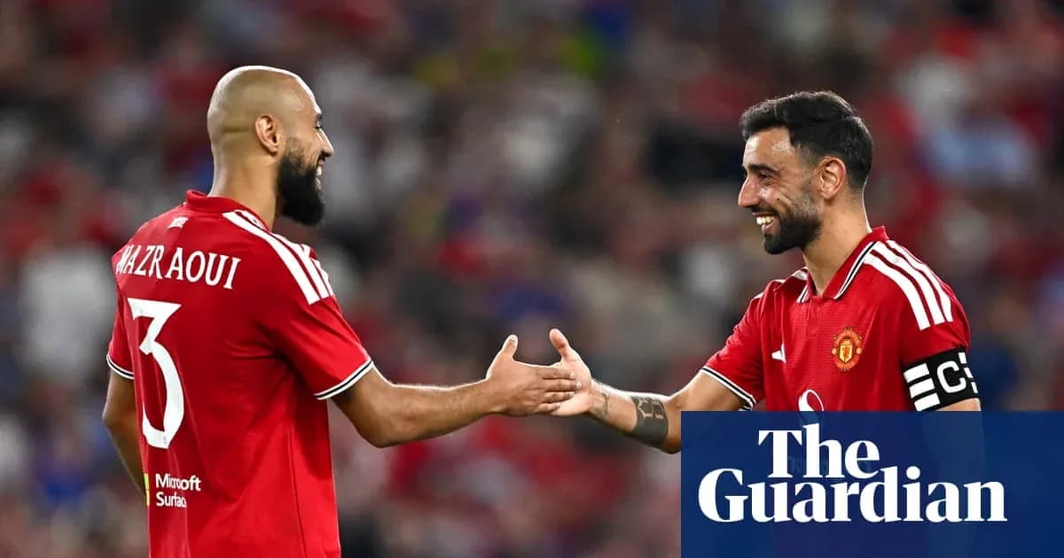 Jugadores de Manchester United celebrando durante el partido