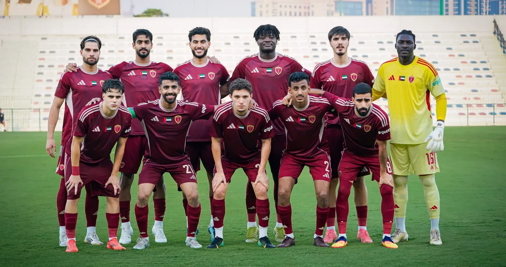 Equipo de Al Wahda U23 posando para la foto