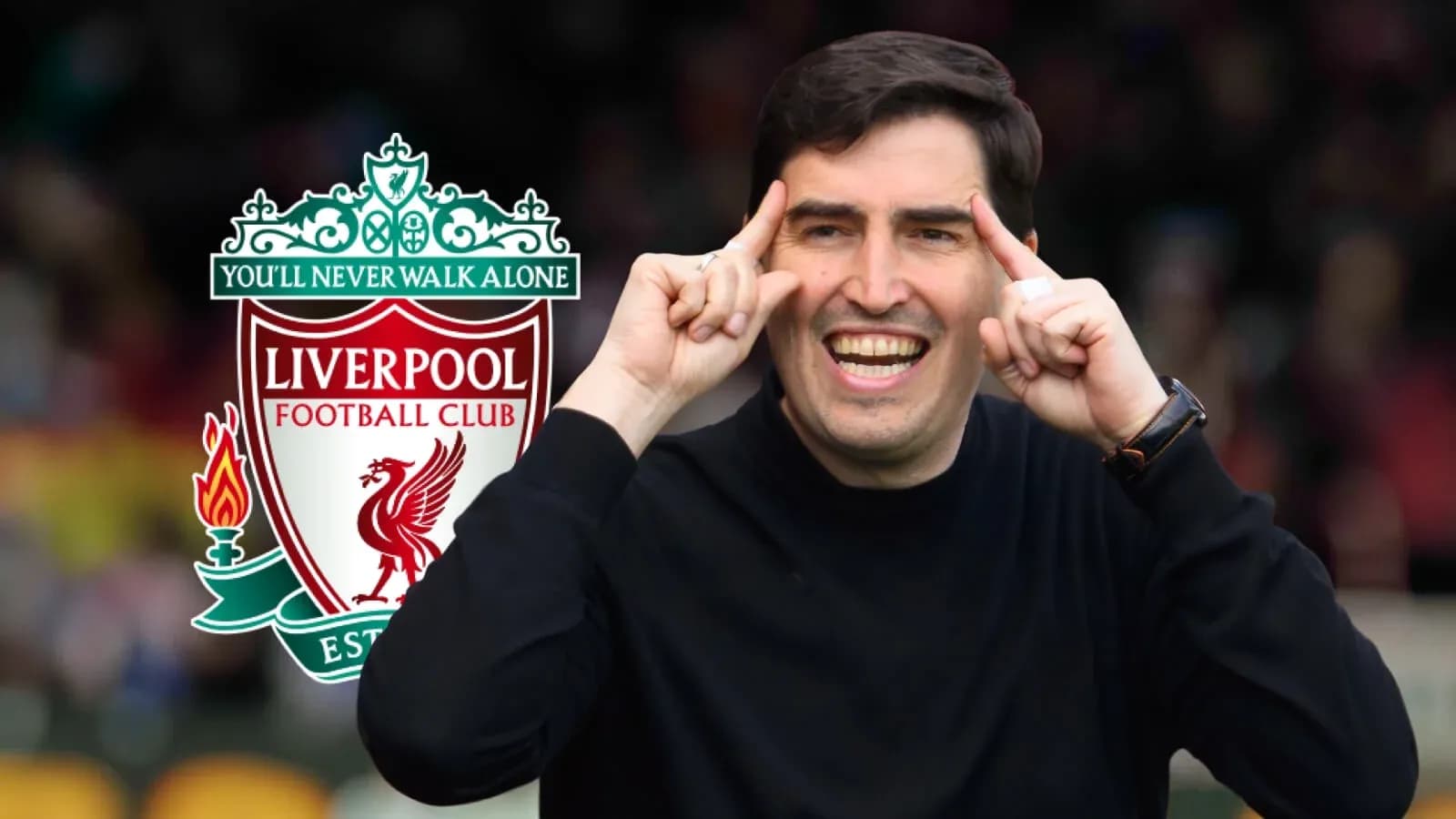 Entrenador celebrando con logo de Liverpool detrás