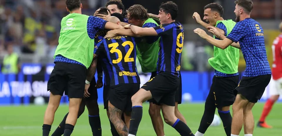 Jugadores de Inter celebrando un gol en el partido