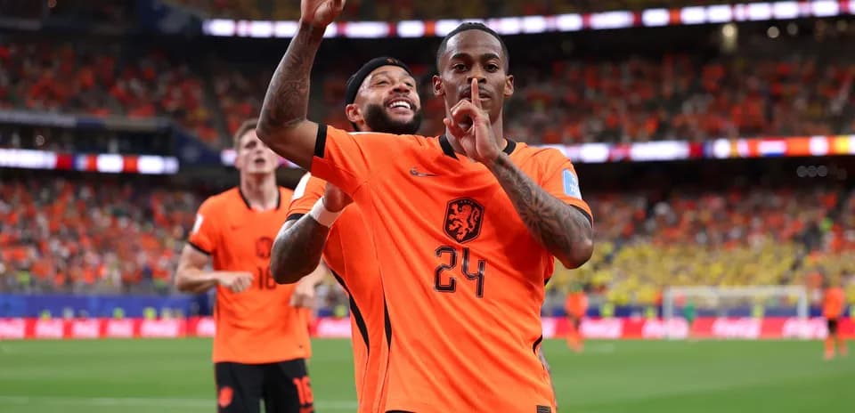 Jugadores de Países Bajos celebrando un gol en partido