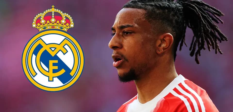 Jugador con camiseta roja y logo del Real Madrid