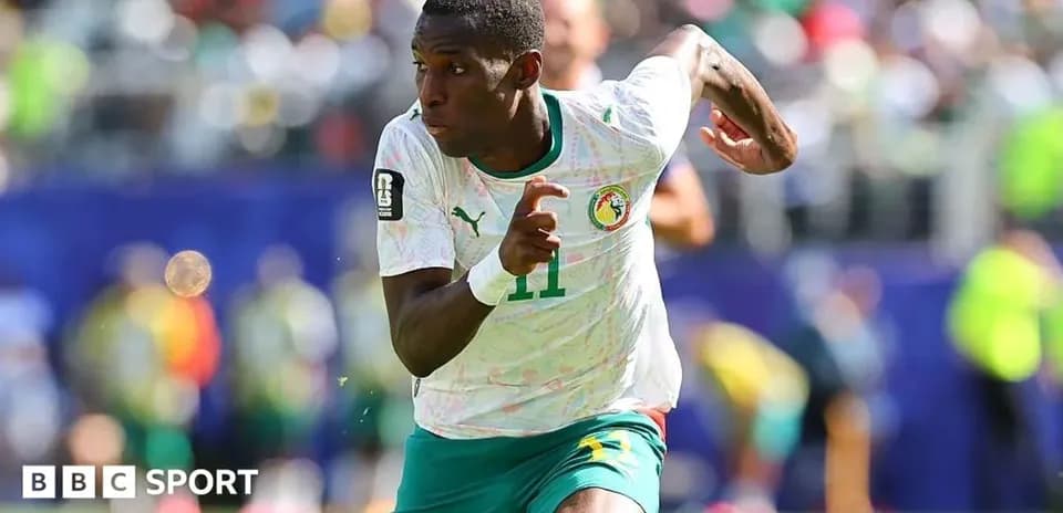 Jugador de Senegal corriendo durante un partido